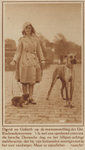 873273 Portret van een jongedame met een maltezertje en een Deense dog, bij de clubmatch van de Utrechtsche ...